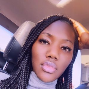 Meet your Posher, Angelica